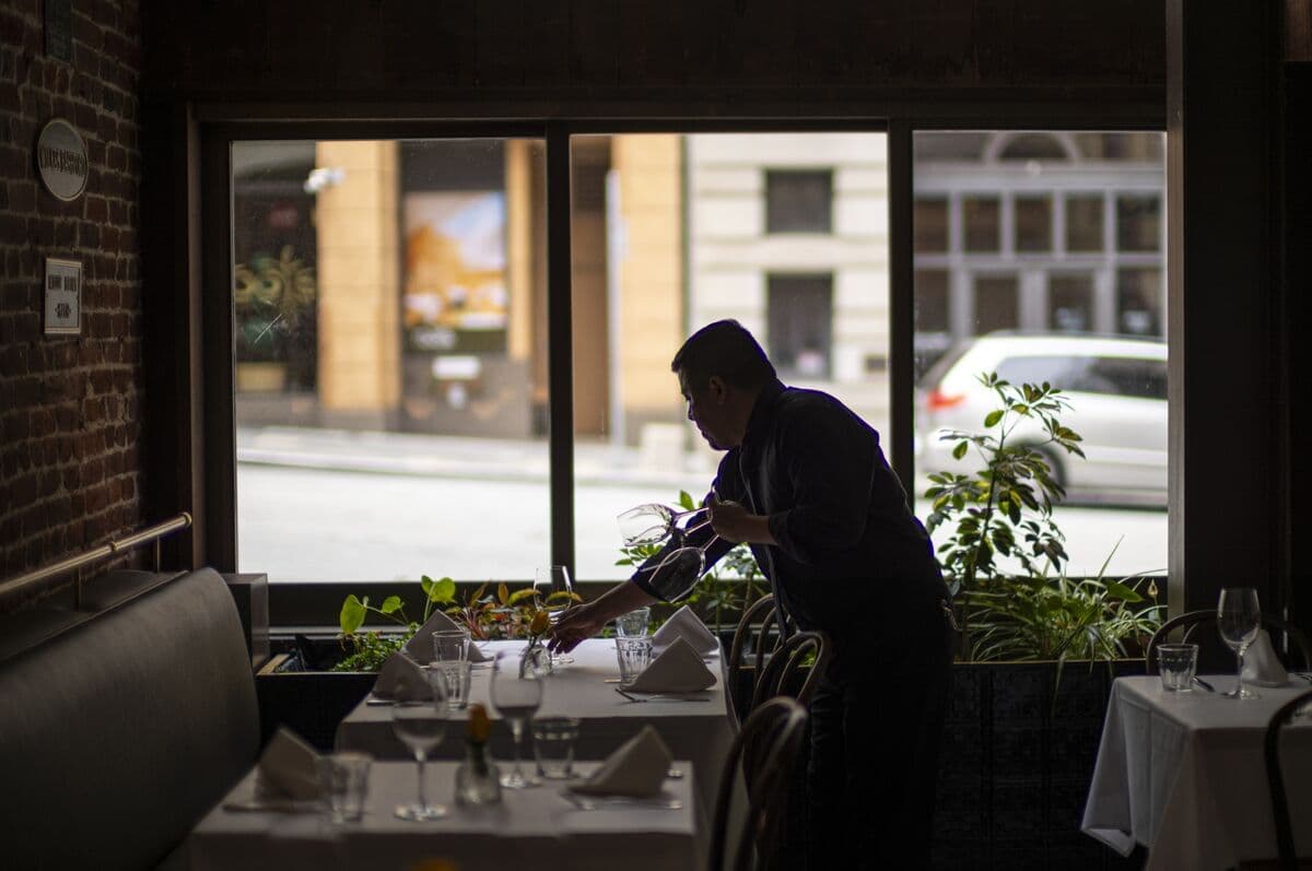 US Labor Market Shows Signs of Softening: What It Means for Canada's Job Seekers